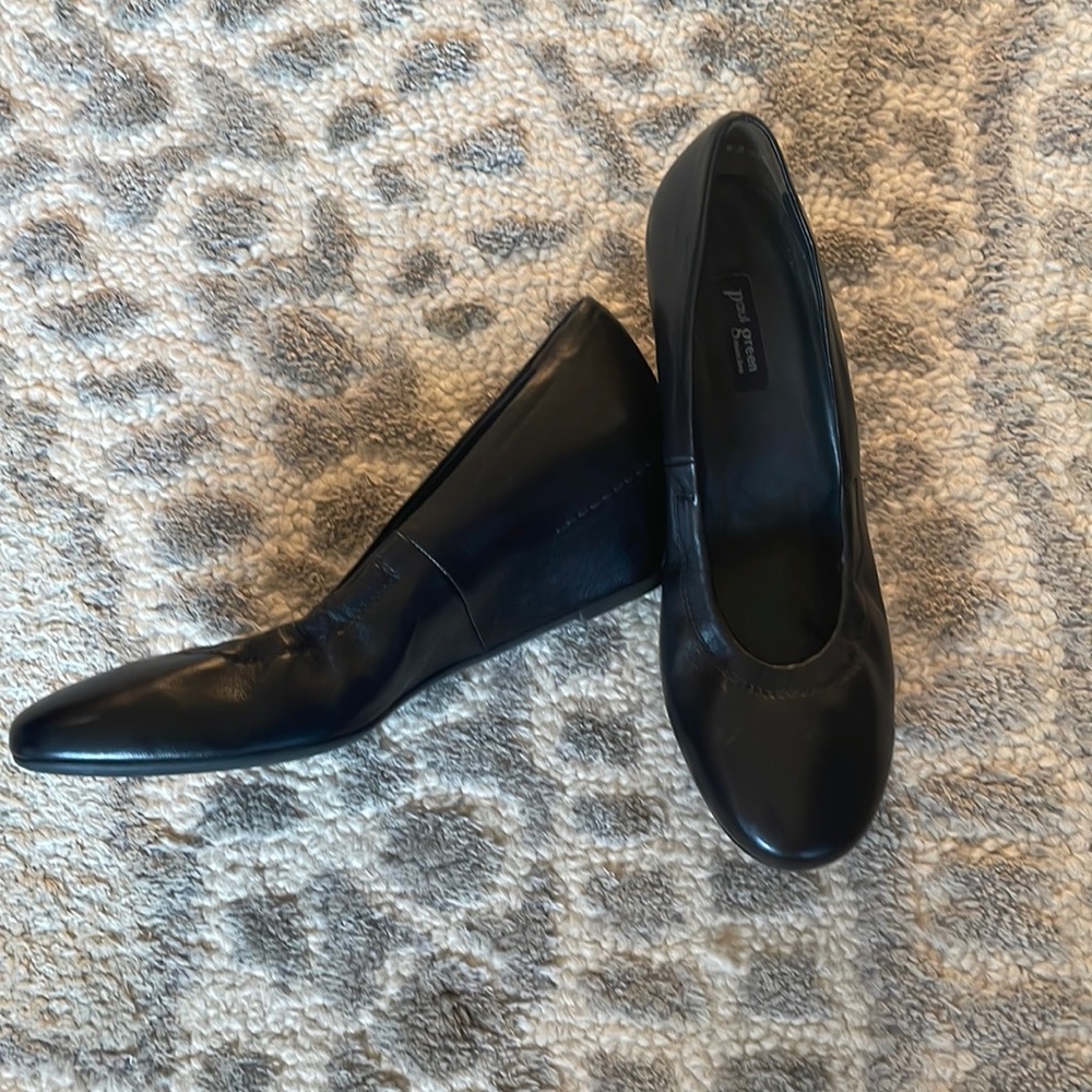 Paul green size 7 1/2 black leather wedges